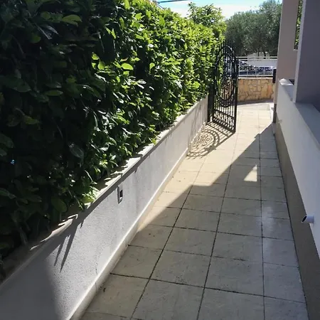 Gostinjska kuća Orlic1 2*
