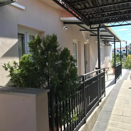 Orlic1 Gostinjska kuća 2*