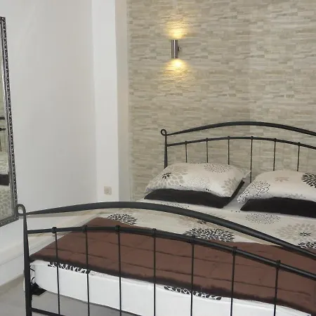 Orlic1 Gostinjska kuća 2*